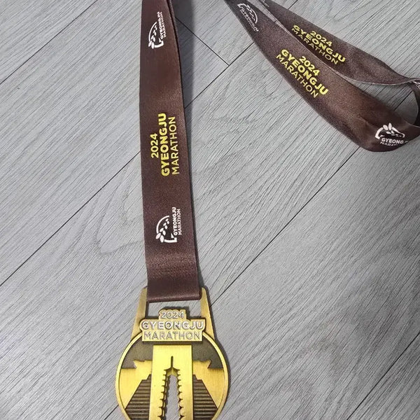 [BUNJANG] 2024 Gyeongju Marathon Full Course Finisher Medal / 2024 경주마라톤 풀코스 완주메달 기념품