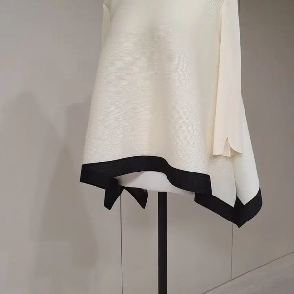 [BUNJANG] Ivory Black Color-Blocked Pleated Blouse / 아이보리 블랙 배색 플리츠 블라우스