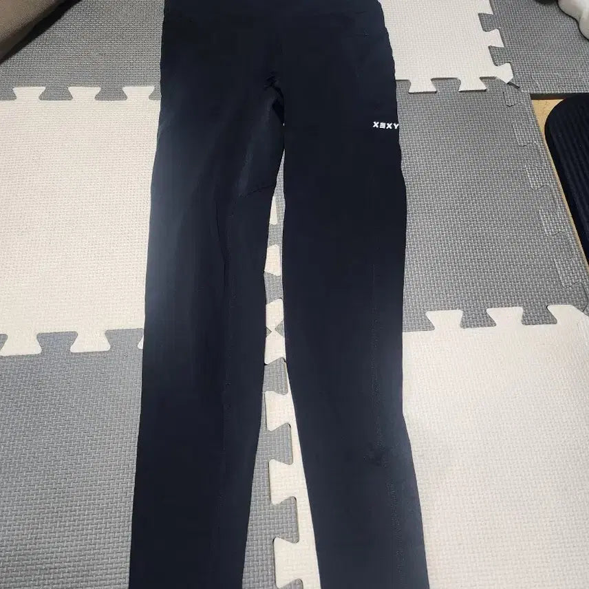 [BUNJANG] Xexymix Mesh Pocket Black Leggings / 젝시믹스 매쉬포켓 블랙레깅스