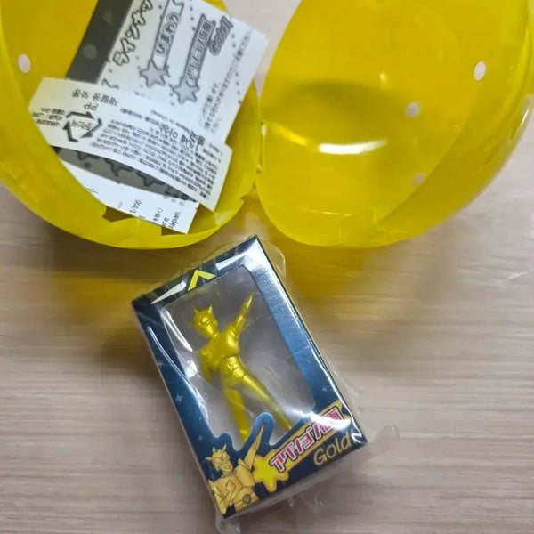 [BUNJANG] Crayon Shin-chan Miniature Package Blister Gacha Golden Action Mask Sealed / 짱구 미니어처 패키지 블리스터 가챠 황금 골드 액션가면 미개봉