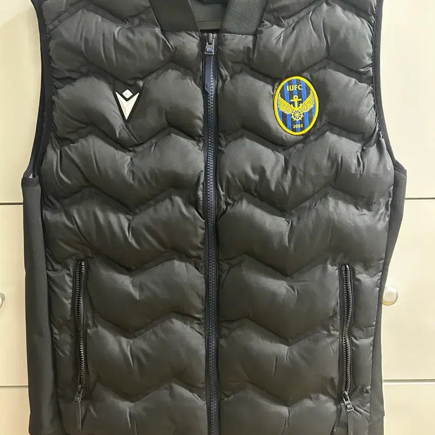 [BUNJANG] Incheon United Macron Padded Vest Black / [S 사이즈] 마크론 인천유나이티드 패딩 조끼 블랙 25s