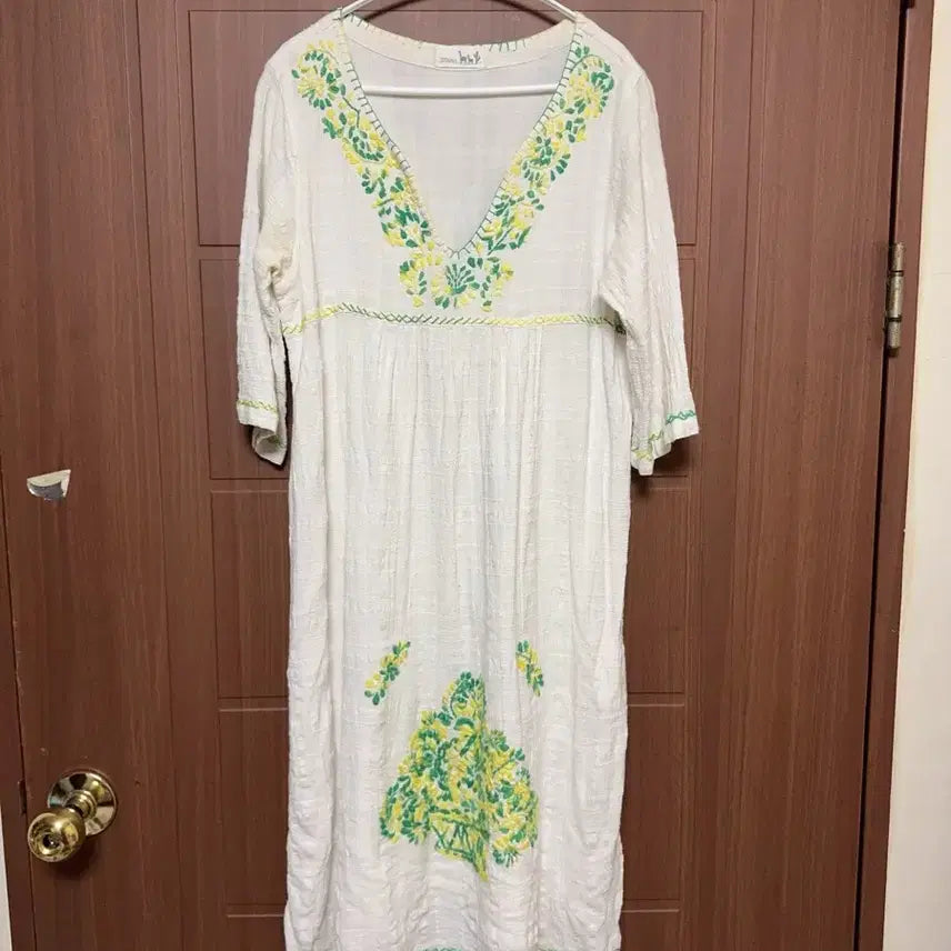 [BUNJANG] TT & COMPANY Embroidery Long Dress Vintage / 히피 모리걸 하구미 일본 빈티지 티티카카 자수 원피스