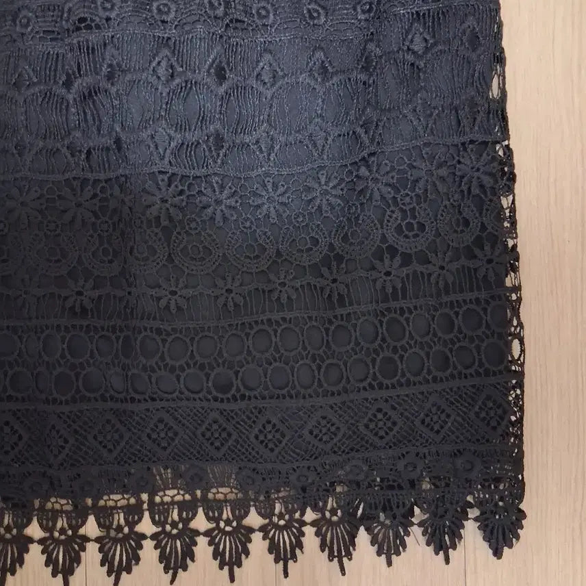 [BUNJANG] H&M Black Lace Mini Dress / H&M 블랙 레이스 미니 원피스 새거