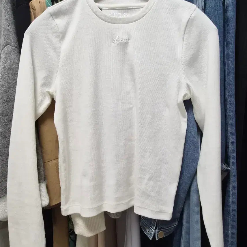 [BUNJANG] Guess T-Shirt / 게스 티셔츠