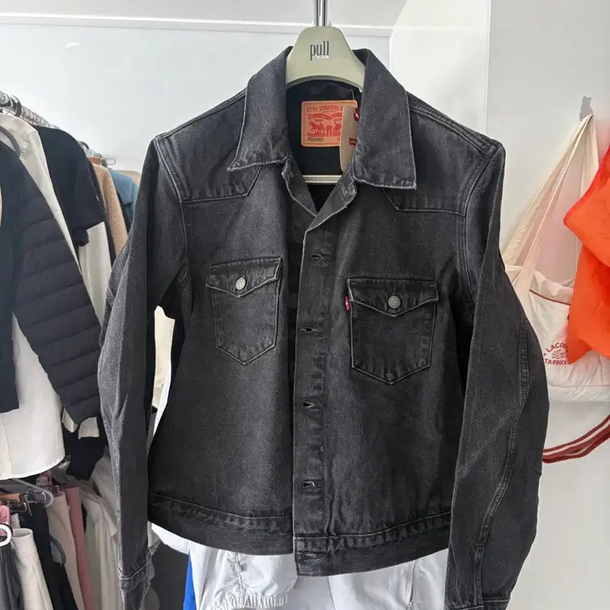 [BUNJANG] Levi's Black Denim Trucker Jacket / 리바이스 블랙 데님 트러커 자켓