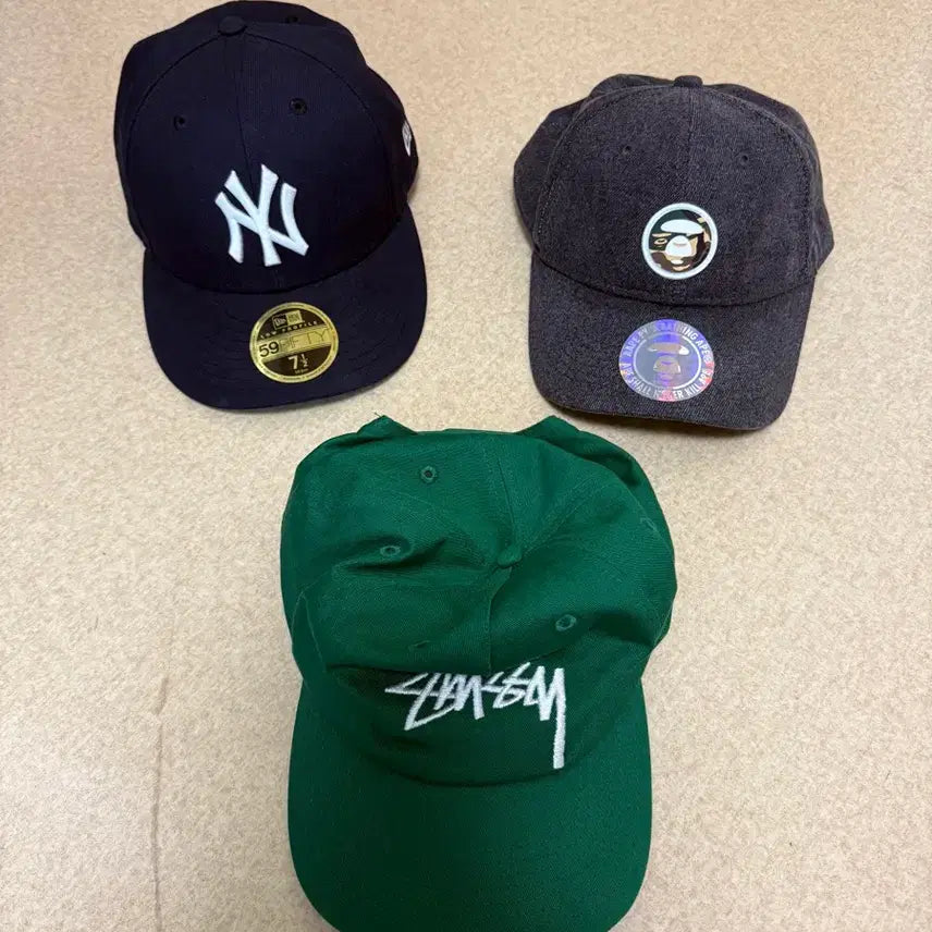 [BUNJANG] Stussy, APE, New Era Cap Bundle / 스투시 / ape / 뉴에라 모자 팔아요