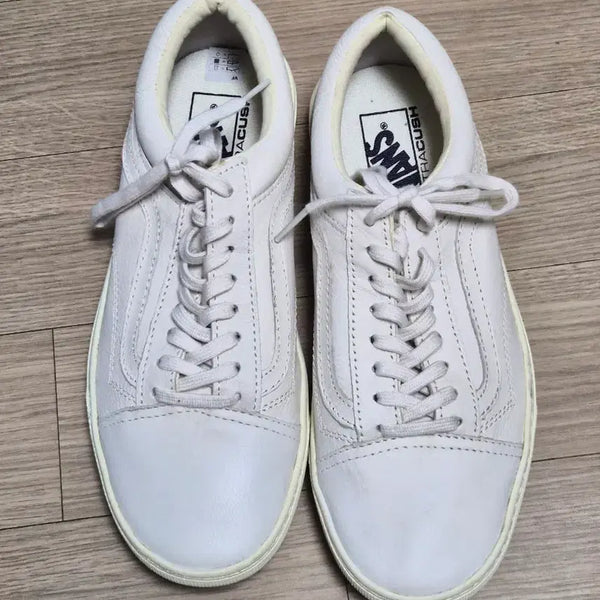 [BUNJANG] Vans Old Skool White Leather Sneakers (Size 265) / 반스 올드스쿨 화이트 레더 운동화265