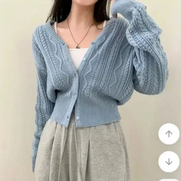 [BUNJANG] Bae Deli Twisted V-Neck Knit Cardigan Sky Blue / 베이델리 꽈배기 브이넥 니트 가디건 소라 하늘 스카이블루