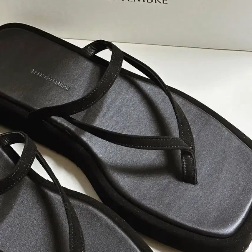 [BUNJANG] R917 Sandals 235 / 르917 샌들 235