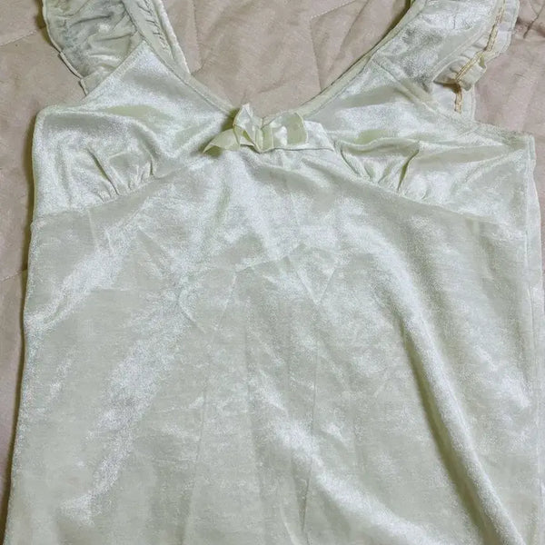 [BUNJANG] Liz Lisa Ivory Velvet Sleeveless Top / 리즈리사 liz lisa 히메갸루 트랄라라 아이보리 나시 벨벳 민소매 탑
