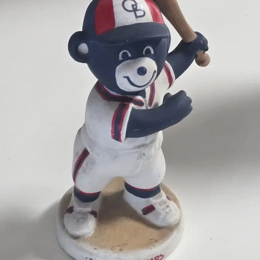 [BUNJANG] 40-Year-Old OB Bears (Doosan Bears) Ceramic Figurine / 40년된 OB(두산)베어스 도자기피규어