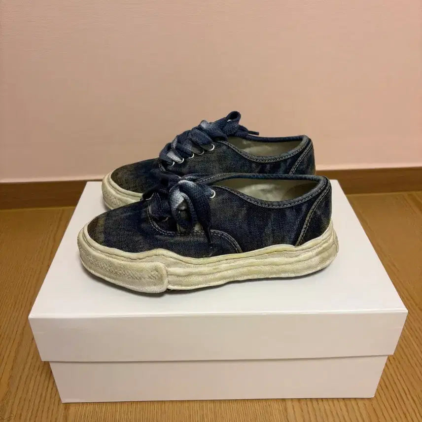 [BUNJANG] Mihara Yasuhiro Denim Flat Shoes Size 37 / Mihara yasuhiro 37