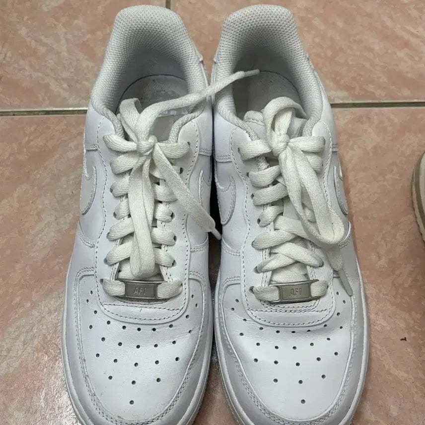 [BUNJANG] Nike Air Force 1 White All-White 235 / [235] 나이키 에어포스1 화이트 올백