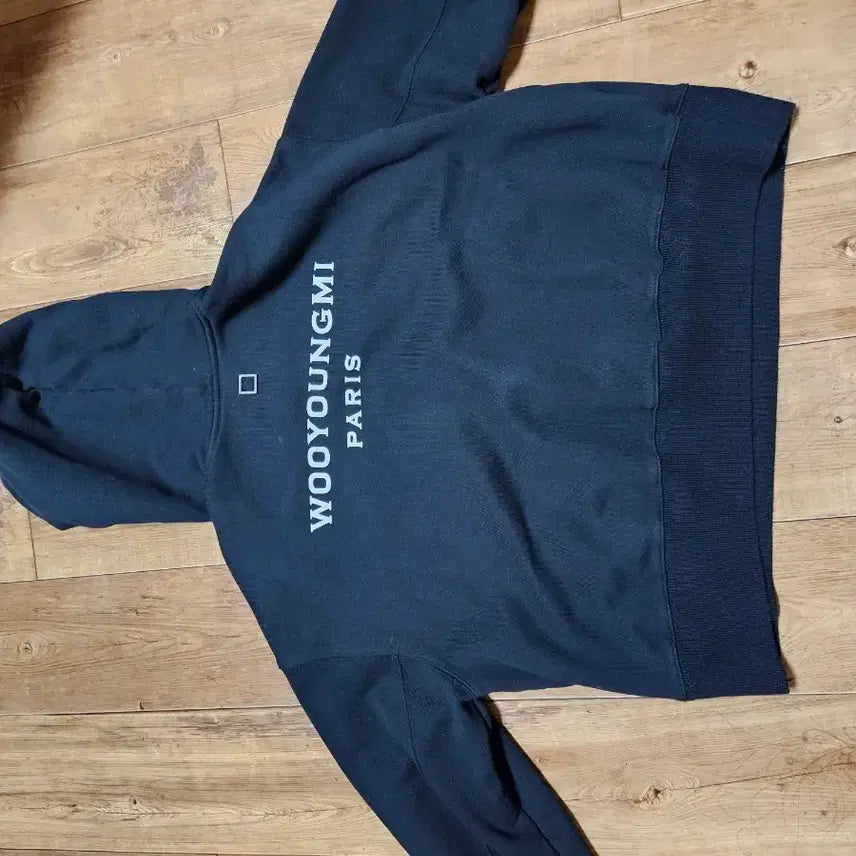 [BUNJANG] Wooyoungmi Women's Cropped Logo Hoodie Zip-Up (Size 40) / 여성 우영미 크롭 후드 집업 40사이즈