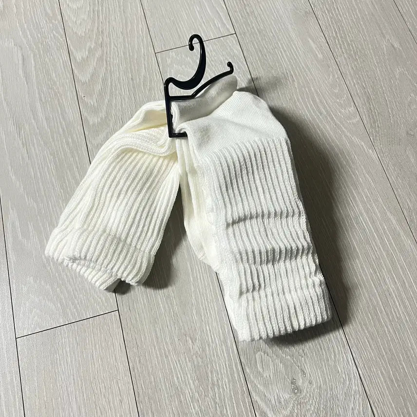 [BUNJANG] Uniqlo Slouch Socks 2 Pairs Ribbed Leg Warmers White New / 유니클로 슬라우치 삭스 2켤레 골지 레그 워머 흰색양말 새상품