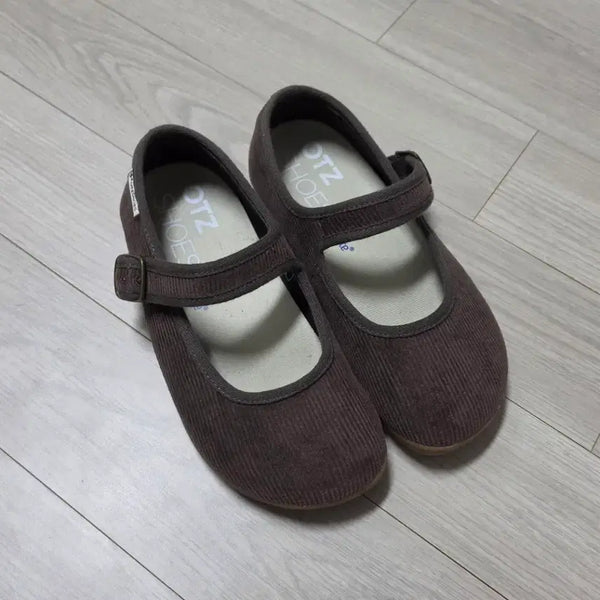 [BUNJANG] Ozzi Tulea Cushion Corduroy Flat Shoes / 오찌 툴레아 쿠션 코듀로이 플랫 225
