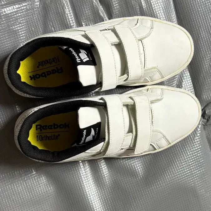 [BUNJANG] Reebok Velcro Sneakers White Size 230 / 리복 벨크로 운동화 화이트 230 사이즈 판매합니다.