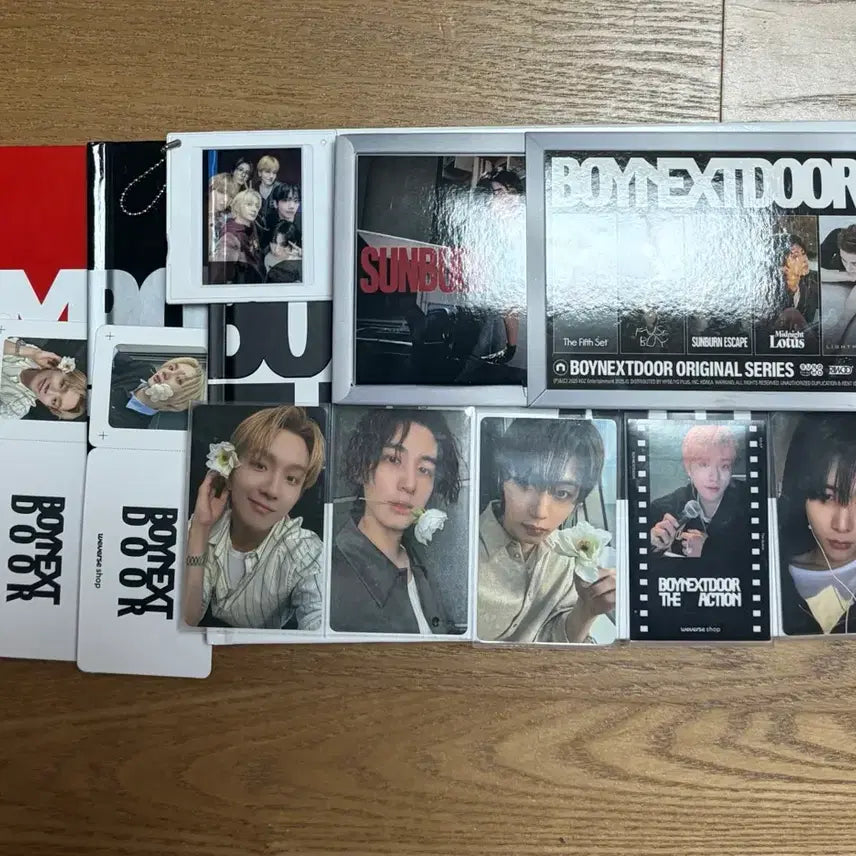 [BUNJANG] BOYNEXTDOOR DICON Simple Unsealed Album Photocard (Sungho, Riwoo, Jaehyun, Taesan, Ian, Woonhak) / 보넥도 디액션 단순 개봉앨범 팝니다 성호리우재현태산이한운학쁘넥도포카