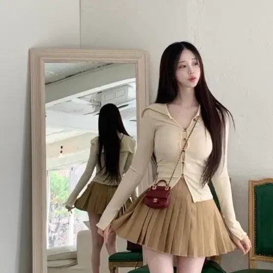 [BUNJANG] Midnight Showroom Two-Piece Ivory Cardigan and Pleated Skirt Set / 미드나잇쇼룸 투피스