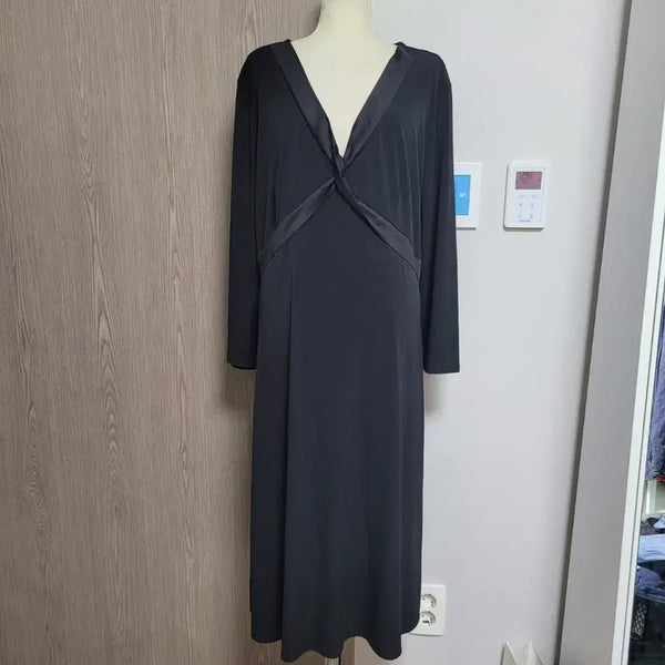 [BUNJANG] BCBG Paris Black V-Neck Long Sleeve Spandex Dress / BCBG PARIS 블랙 브이넥 롱 스판 원피스