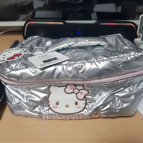 [BUNJANG] Hello Kitty Silver Pouch Bag / 헬로키티 실버 파우치 가방