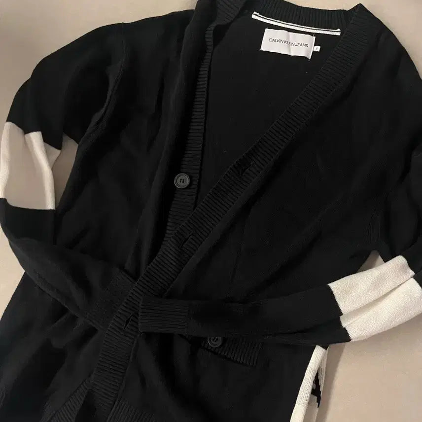 [BUNJANG] Calvin Klein Jeans Colorblock Cardigan Black S / 캘빈클라인 진스 블랙 배색 가디건 s