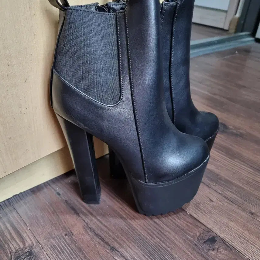 [BUNJANG] Black Platform Heel Ankle Boots / 블랙 플랫폼 힐 앵클 부츠
