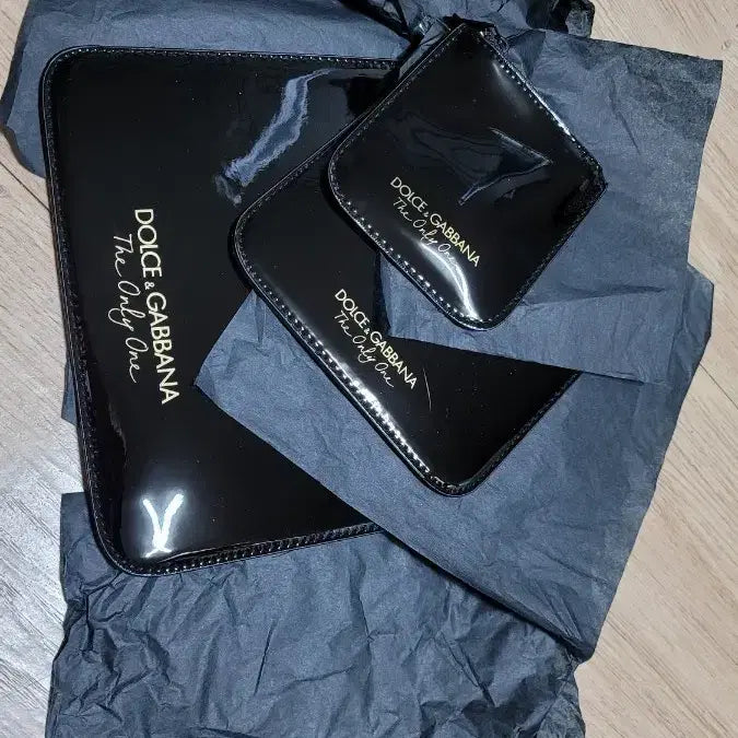 [BUNJANG] Dolce & Gabbana Enamel Pouch Set / 미사용 돌체앤가바나 애나멜 파우치 3종 3사이즈 박스