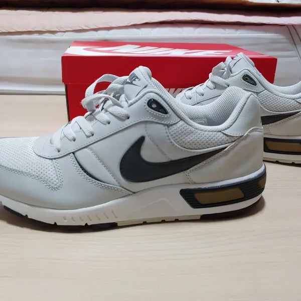 [BUNJANG] Nike Nightgazer Sneakers / 남성 나이키 나이트게이저 운동화 (새상품,박스O)