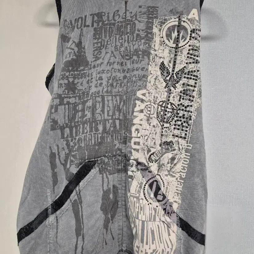 [BUNJANG] Ribotalia Sleeveless Hoodie Layerroom Wise Girl Cubvintage Shop52 / 리버탈리아 나시 후집 레이어룸 와이즈걸 큐빈티지 샵오공이