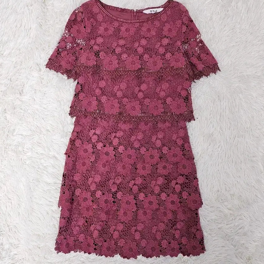 [BUNJANG] O.2nd Flower Lace Blouse Burgundy / O.2nd 플라워 레이스 블라우스 버건디