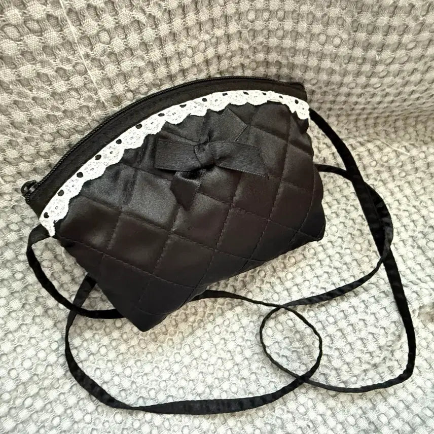 [BUNJANG] Narayya Black Quilted Ribbon Mini Crossbody Bag / [나라야] 블랙 퀼팅 리본 크로스백_ 미니가방