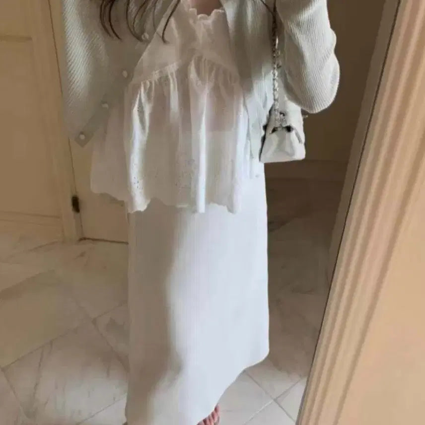 [BUNJANG] Pretty Young Thing White Flowy Skirt / 프리티영띵 화이트 살랑 스커트 새상품