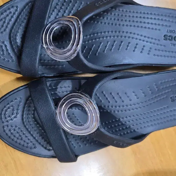 [BUNJANG] Crocs San Lava Bell Sandals Black W7 / 크록스 새상품 산라바벨 샌들 블랙 240 w7