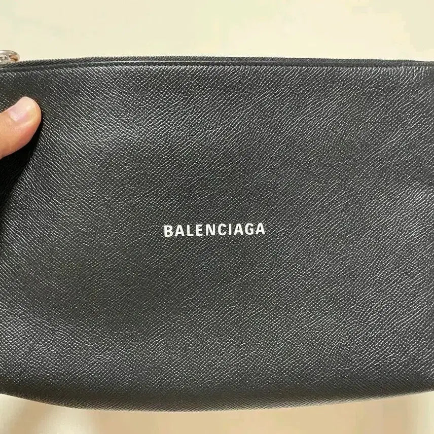 [BUNJANG] Balenciaga Black Leather Clutch / 발렌시아가 블랙 클러치
