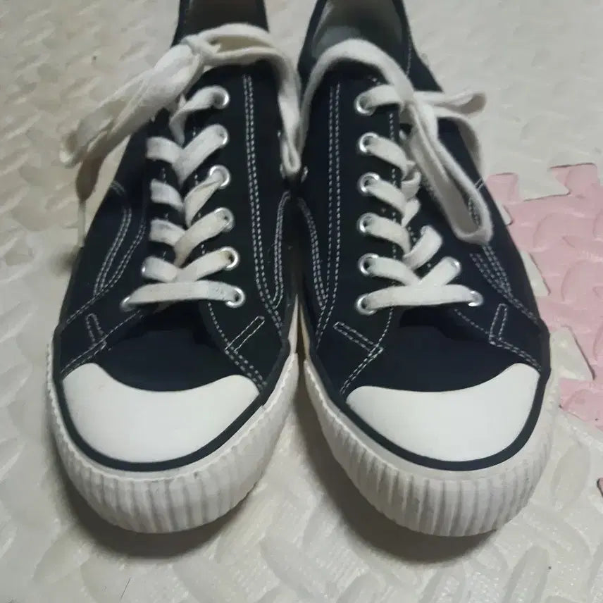[BUNJANG] Black and White Canvas Sneakers / 검/흰 캔버스화 단화 운동화 스타일