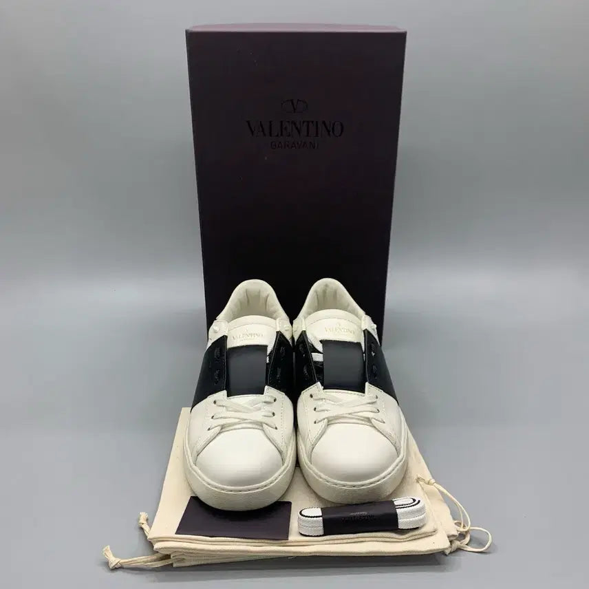 [BUNJANG] Valentino Garavani Hidden Studded Sneakers (Size 39) / 267001539 발렌티노 히든 스니커즈 스터드 39사이즈
