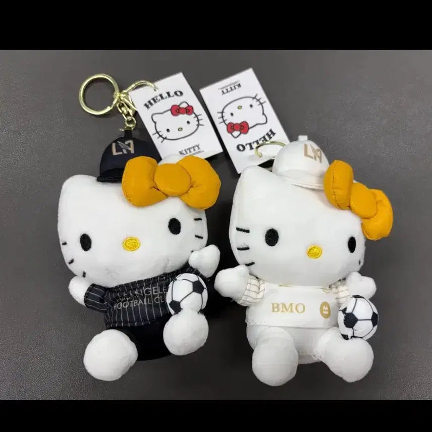 [BUNJANG] Hello Kitty Son Heung-min LAFC Keyring 2-Set / (미사용 세트) 헬로키티 손흥민 LAFC 키링 2개 세트