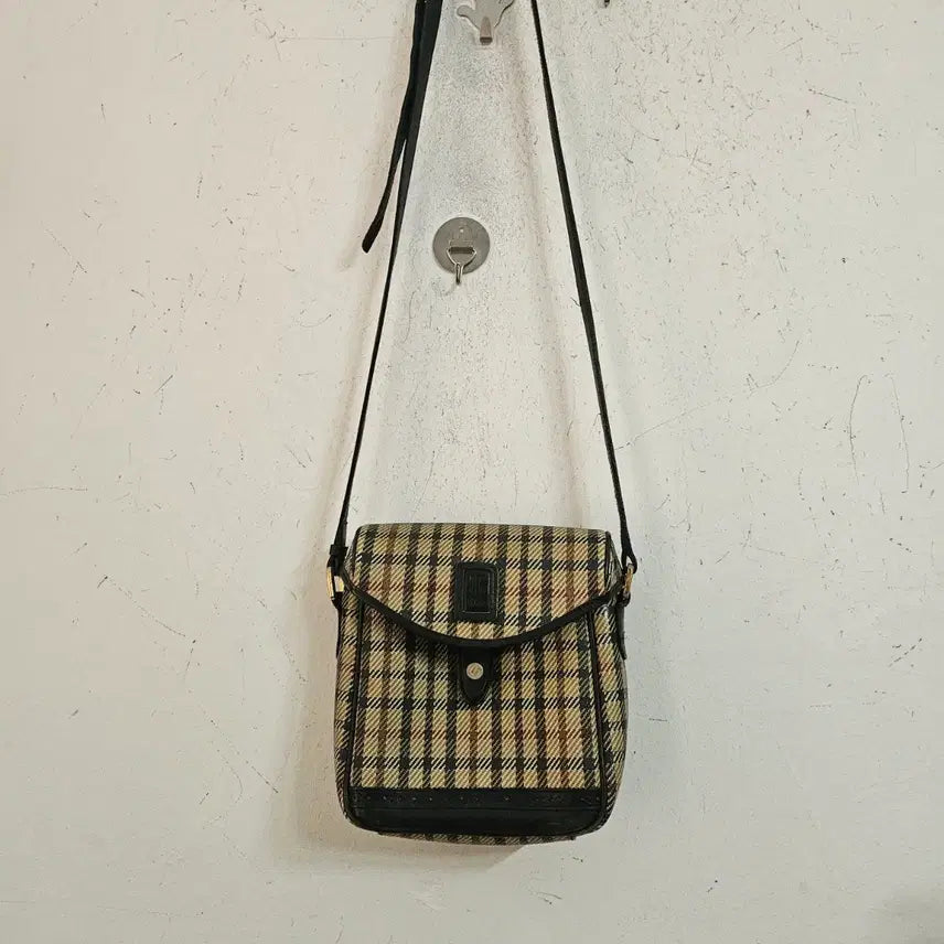 [BUNJANG] Vintage Doc's Crossbody Bag / 빈티지닥스크로스백