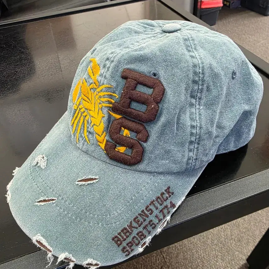 [BUNJANG] Birkenstock Scorpion Embroidery Damaged Denim Ball Cap / 버켄스탁 전갈자수 데미지 데님 볼캡 모자