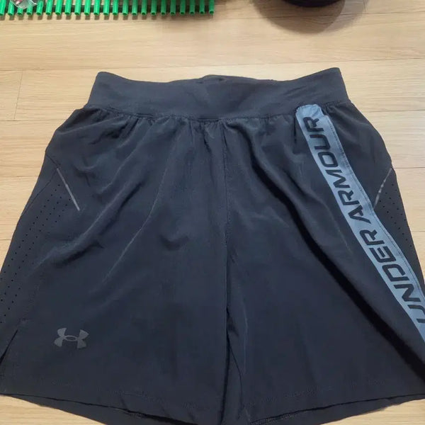 [BUNJANG] Under Armour Black Training Shorts / 언더아머 블랙 트레이닝 반바지 100