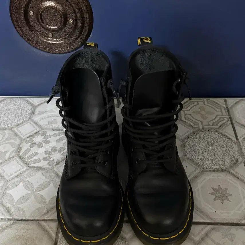 [BUNJANG] Dr. Martens 1460 8-Eye Boots Black UK 4 / 닥터마틴 1460 8홀 uk4