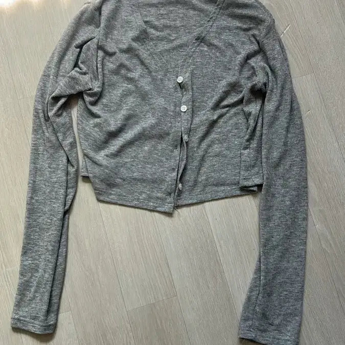 [BUNJANG] V-Neck Cropped Cardigan Grey / 브이넥 크롭 가디건 회색