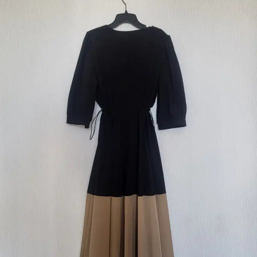 [BUNJANG] Rani & McCoy Color-Block Long Dress / (거의새것)르니 앤 맥코이 블랙/베이지 배색 롱 원피스