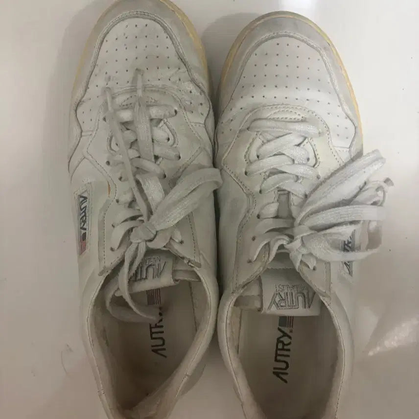[BUNJANG] OTRE Medallist 43 Sneakers / 오트리 메달리스트 43