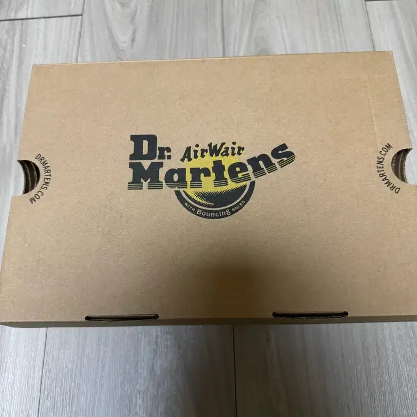 [BUNJANG] Dr. Martens Jarrada Black Boots 230 / 닥터마틴 자발라 블랙 230
