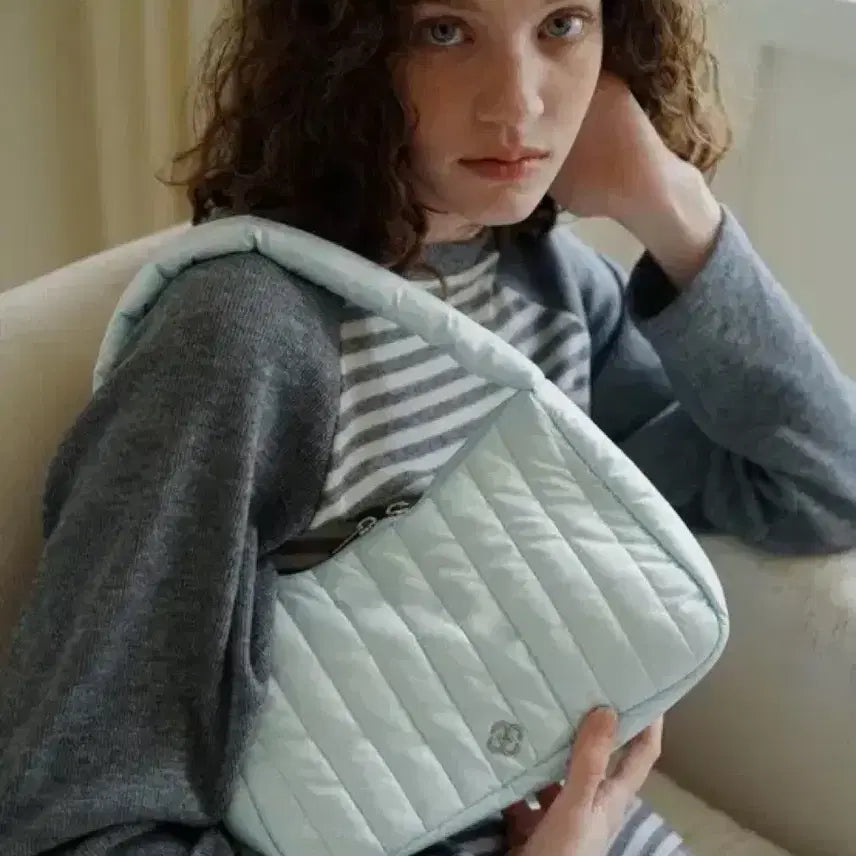 [BUNJANG] HEIRLY Padded Bag / 히어리 패딩백