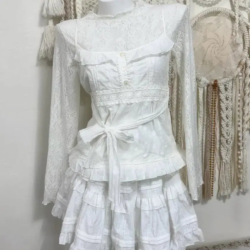 [BUNJANG] Vintage Japanese Floral Lace Detail Sleeveless Blouse / 대대장 나시 카메 빈티지 카라하나 유토 스즈코 일본 빈티지