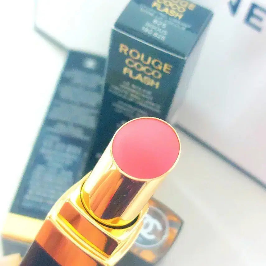 [BUNJANG] Chanel Rouge Coco Flash 825 Beige Chic Lipstick / 최신제조)쇼핑백선물포장)고윤정 샤넬 립스틱 루쥬 코코 플래쉬 825 비츄
