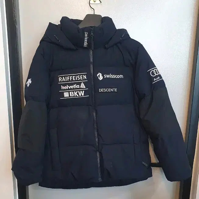 [BUNJANG] Descente Swiss Sponsor Padded Jacket / 데상트 스위스 스폰서 패딩 100